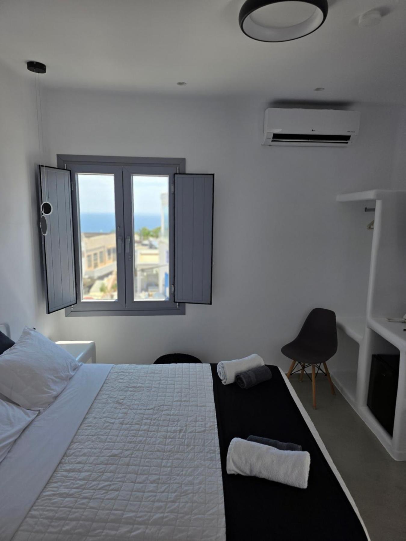 Tataki Family Hotel Fira  Exterior foto