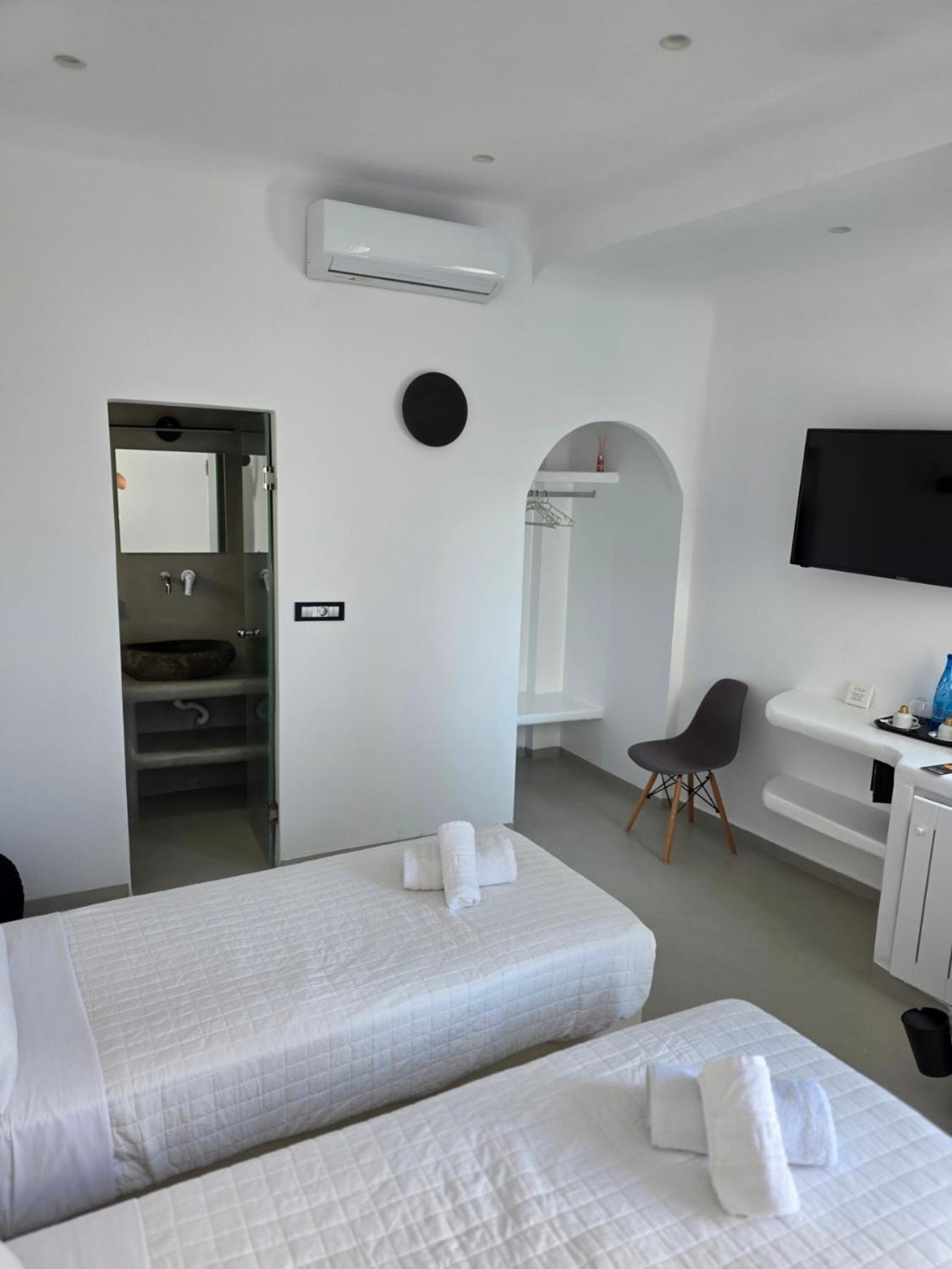 Tataki Family Hotel Fira  Exterior foto